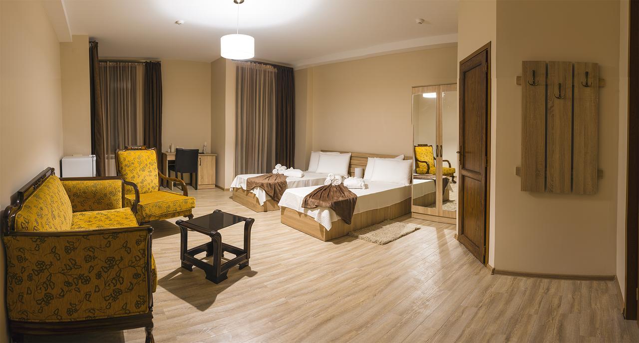 Royal House Hotel Gori Exterior photo
